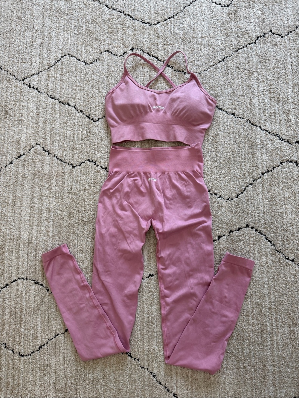 Bo+tee pink Seamless Sports Bra & Leggings Set -size S